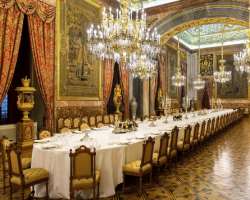 The beautiful staircase, Hall of Columns, dining room, the throne room, and the crown jewel are some important things to watch in the palace The beautiful staircase, Hall of Columns, dining room, the throne room, and the crown jewel are some important things to watch in the palace.